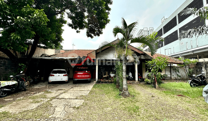 Rumah Lama Hitung Tanah Area Komersil di Cawang, Jakarta Timur