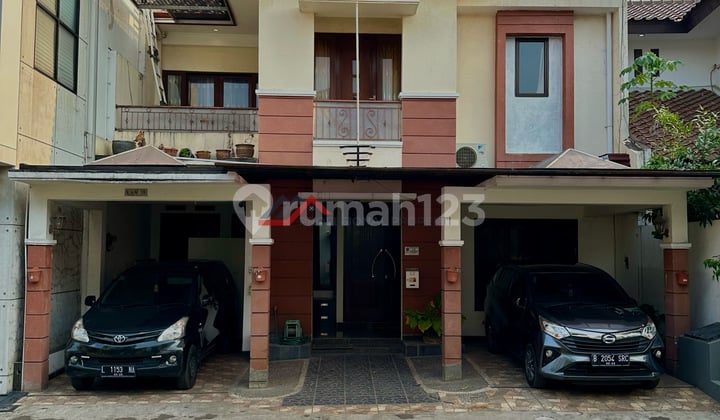 Ready-to-Occupy House in a Quiet Neighborhood Complex in Cinere, Depok