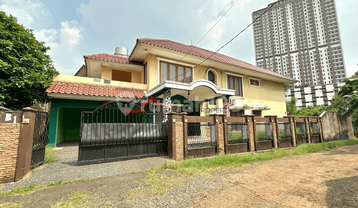 Rumah Lama Hitung tanah di Pejaten Barat, Jakarta Selatan