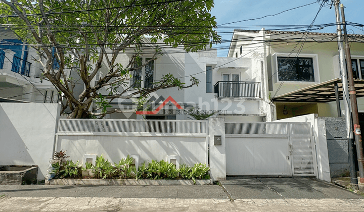 Rumah Siap Huni Lingkungan Nyaman di Kebayoran Baru, Jakarta Selatan