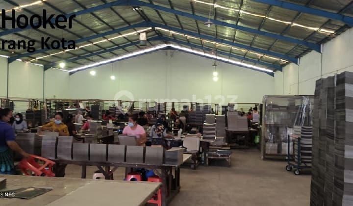 Warehouse Building in Sayung