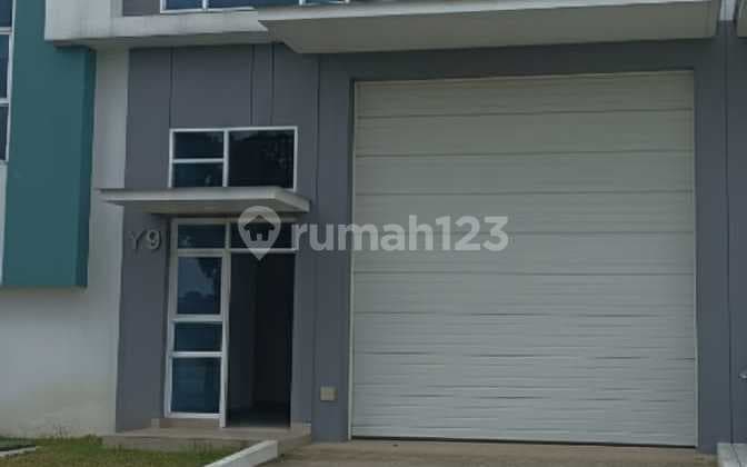 Gudang Plus Kantor di Kawasan Premium Pinggir Jalan Raya Bitung Dekat Tol