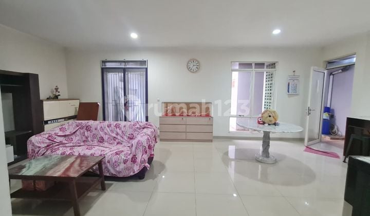 Dijual Cepat Rumah 2 Lantai Full Furnished Si Suvarna Sutera Siap Huni