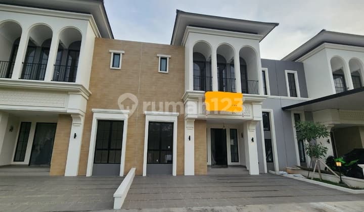 Dijual Rumah Cantik 2 Lantai di Suvarna Taman Belakang Sudah Rapi Dikeramik