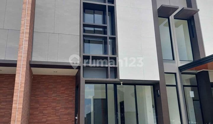 Dijual Murah Banget Rumah 2 Lantai Suvarna Sutera Belum Pernah Dihuni