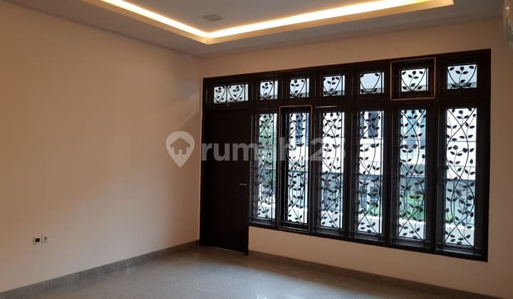 Rumah Bagus Siap huni Di Pluit SHM 2 Lantai Unfurnished