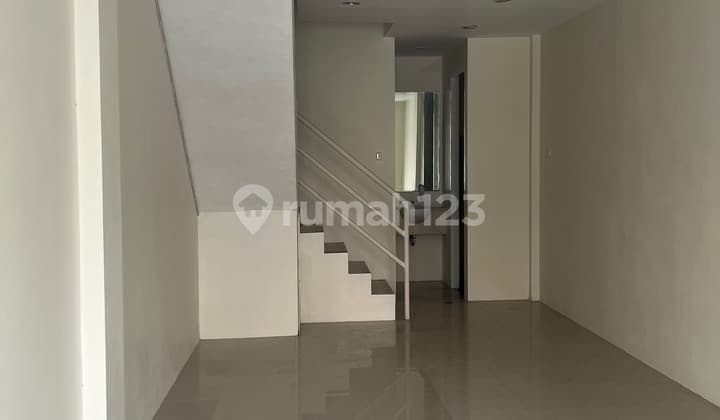 Ruko 3.5lantai Rapi Siap Pakai di Komplek Sentra Bisnis, Pluit