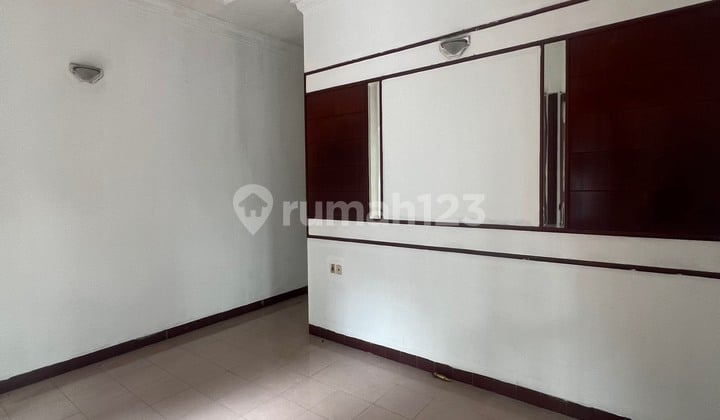 Rumah Kontrakan Unfurnished Sudah Renovasi di Pluit Sakti, Pluit