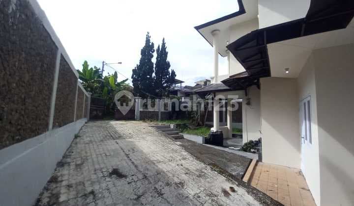 Rumah Besar Siap Huni di Cipaku, Bandung