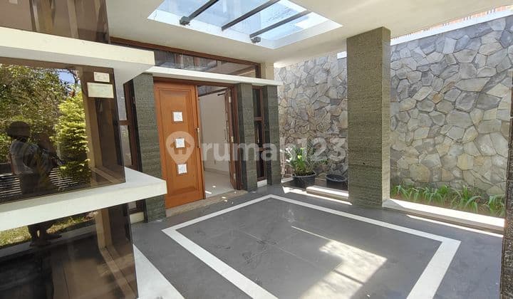 Rumah Bagus Terawat Di Batununggal, Bandung