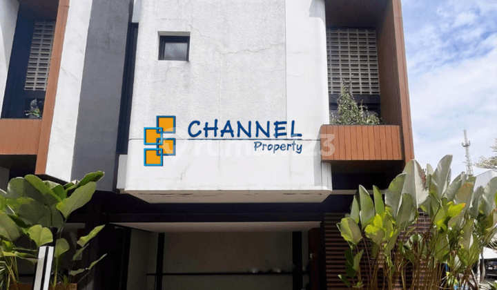 Jual Rumah Modern Furnished Lokasi Strategis BSD Tangsel, Fl