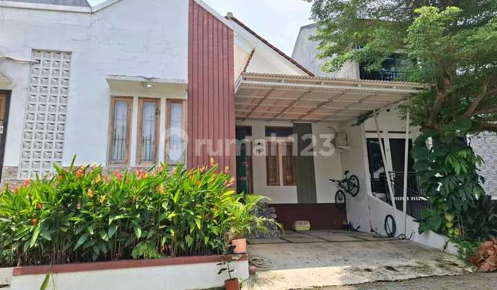 Rumah Minimalis Disewakan Furnished di B S D, Serpong.