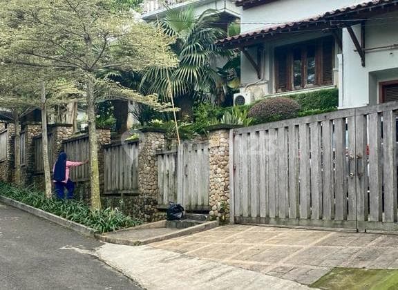 Beautiful and Artistic House in Bukit Cinere Indah Complex