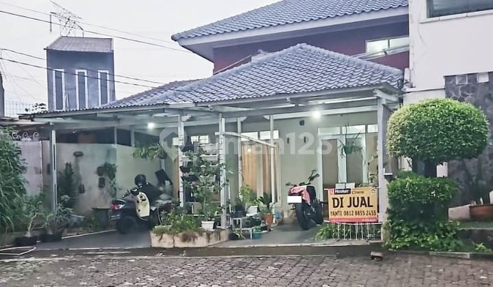 Rumah Lahan Luas di Graha Cinere