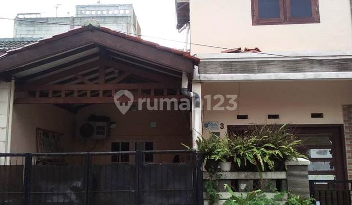 Rumah Murah 1.5 Lantai di Taman Tiga Putra