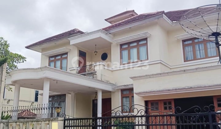 Rumah Super Megah Asri di Villa Cinere Mas
