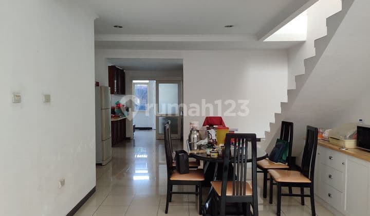 Rumah Siap Huni 2 Lantai di Kebon Jeruk Indah Dekat Jalan Panjang