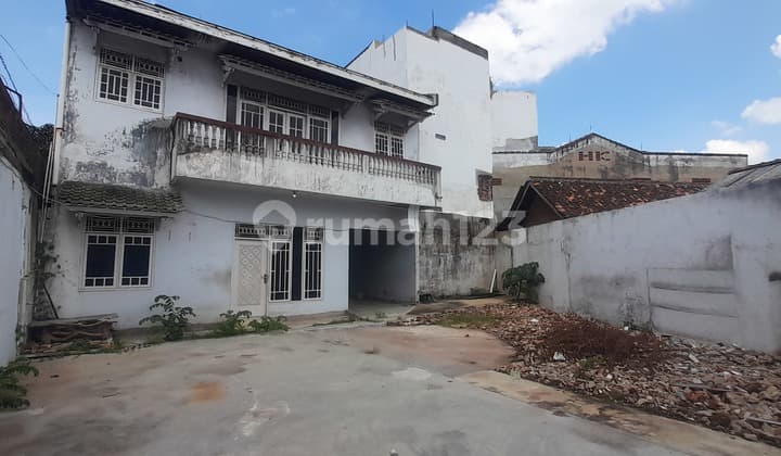 Sultan Agung Roadside Rental House, Can Be Used as a Cafe Business Location