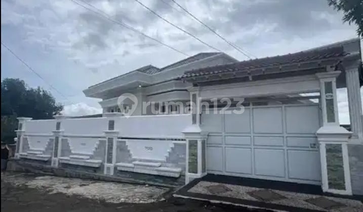 Jual Rumah Pusat Kota Plus 4.rumah Kontrakan