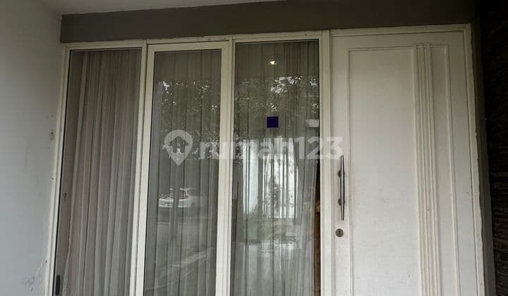 Rumah 2 Lantai Cantik dan Menarik