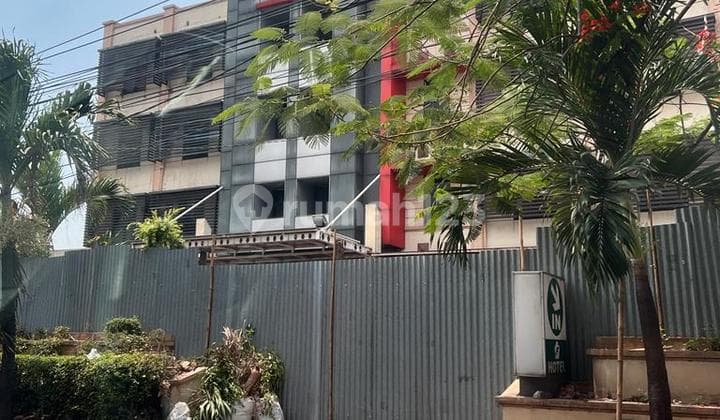 Ex hotel gedung 4lt 102 kt hanya 50m dr raya darmo