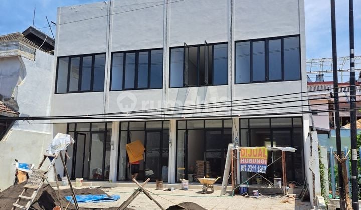 Bratang, built 25 meters from the new main road, 2 floors.