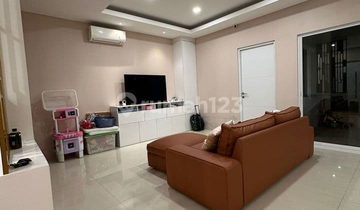 Dijual Rumah Serenade Lake Semi Furnished 2 Lantai
