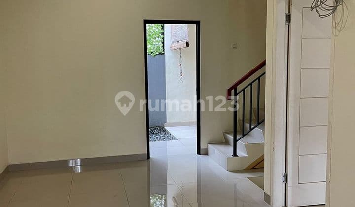 Beautiful and Neat House in Mansion Garden Cluster, Pamulang, South Tangerang