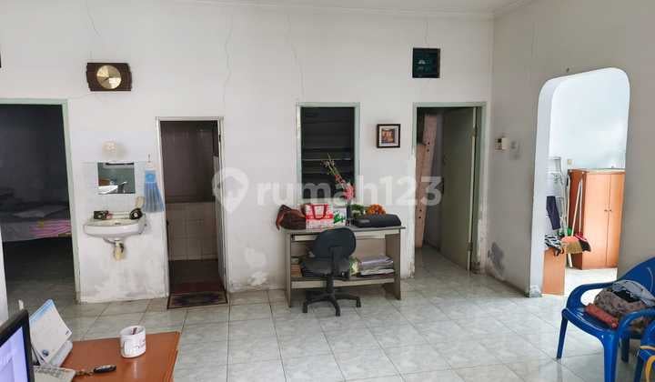 Former Boarding House Strategically Located Near Pasar Baru, Central Jakarta