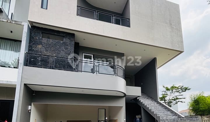 Rumah Baru Ada Lift Lingkungan Asr di Alam Sutera Tangerang Banten