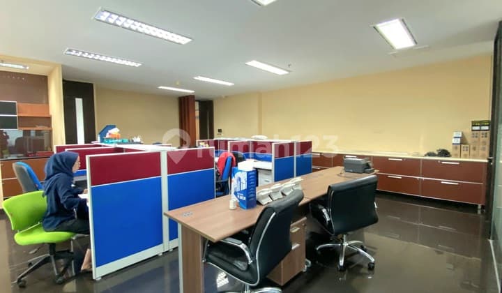 Ruang Kantor Office 8 Terkoneksi ke Scbd Jakarta Selatan