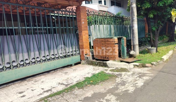 House in a Neat and Very Safe Housing Complex