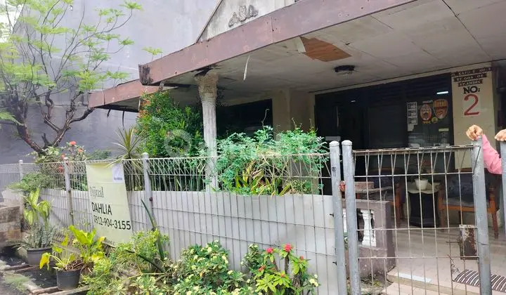 Old House on Jalan 1. Safe Car, Flood-Free