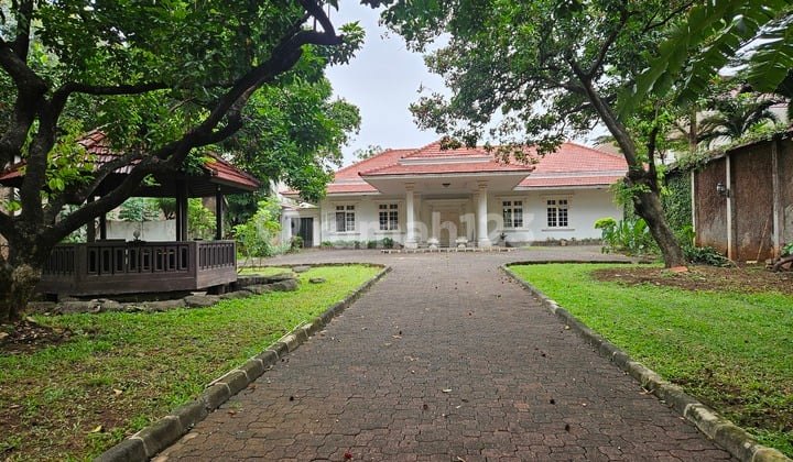 Sturdy House in Strategic Pancoran Area