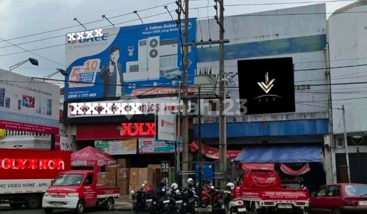 Ruko 3 Lantai Di Jl. Gajah Mada Jember Shm Luas 373 .m2