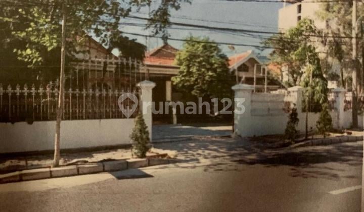 Rumah Dijual di Area Prestisius di Tengah Kota Surabaya.