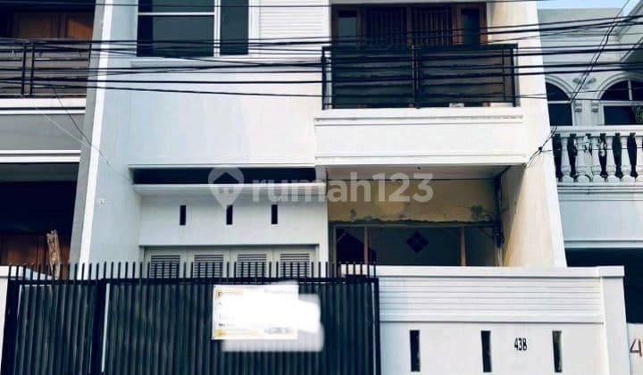 Disewakan Rumah 3 Lantai Di Rawa Kepa Tomang Jakarta Barat
