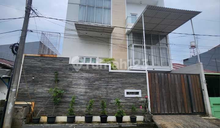 Rumah Taman Kencana 3,5 Lantai Fully Furnished Siap Huni Cengkareng Jakarta Barat
