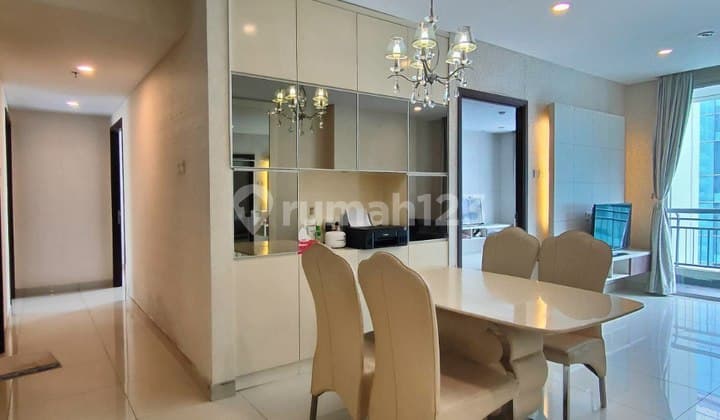 Termurah..!! Type 3 + 1 Bedrooms Furnished Luas 112,7m² Di Apt. Central Park Residences Jakarta Barat