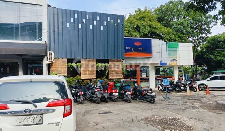 Ruko dan Rumah cocok untuk tempat usaha strategis di Tebet