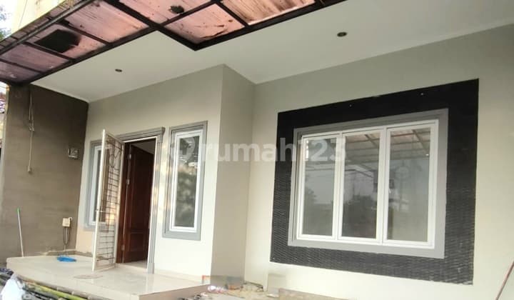 For sale: 3-story house in Melati Mas Serpong residential area.