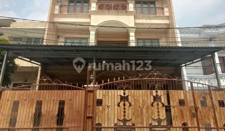 Rumah Bagus 3,5 Lantai