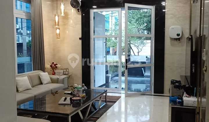 Good House 2.5 Floors