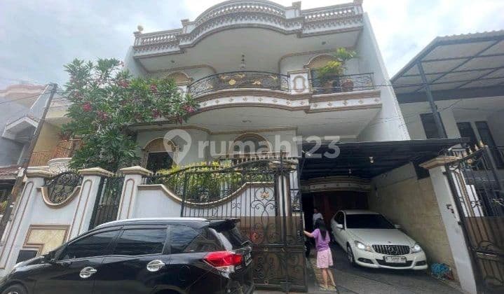 Rumah Bagus 3 Lantai