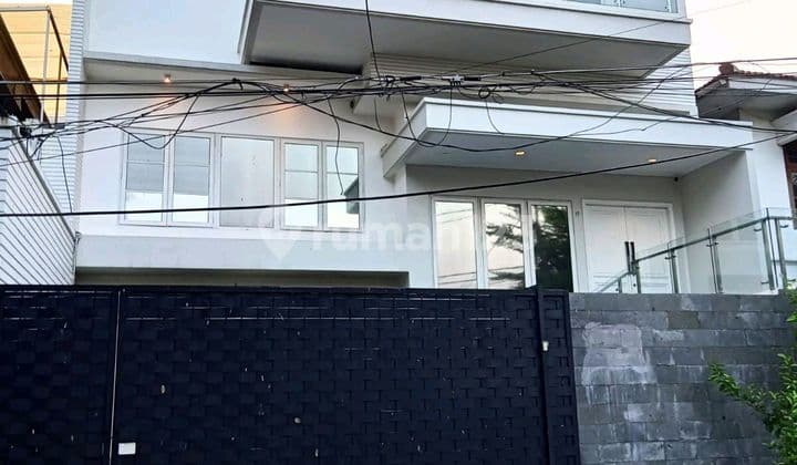 Rumah Bagus 3 Lantai