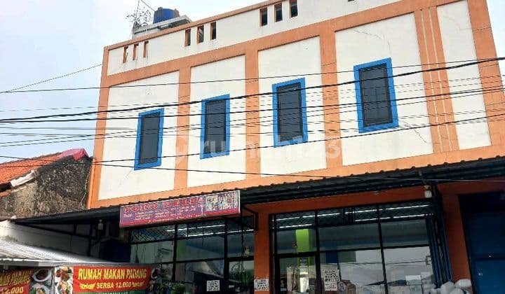 Selling Nice Shop House on Merpati Raya Street Depok Cheap Rarely Available
