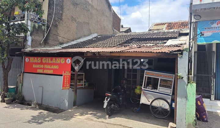 Rumah di Permata Biru lokasi cocok untuk bisnis dan tempat tinggal