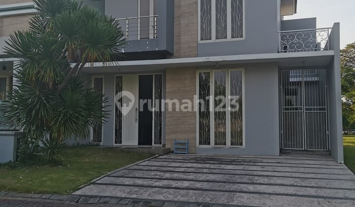 2-story house in Grand Island Pakuwon City