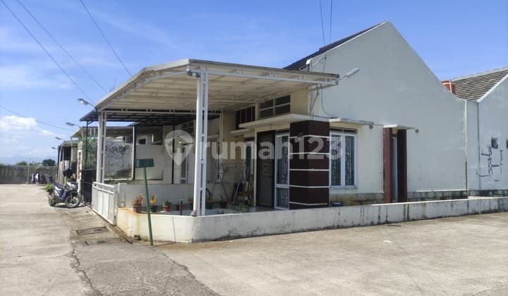 Jual Cepat Rumah Komplek Cluster Aster Village Ciwastra, Posisi Hoek Turun Harga!