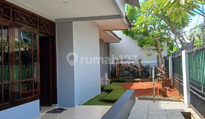 Rmh Mega Cinere Dlm Kompl Bagus Unfurnished, S. Huni, Satu Lantai Aman, Dkt Pintu Toll Lt282 L Lb250 Kt3+1 Km2+1